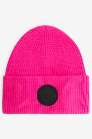 NIKKIE ROUND PATCH BEANIE