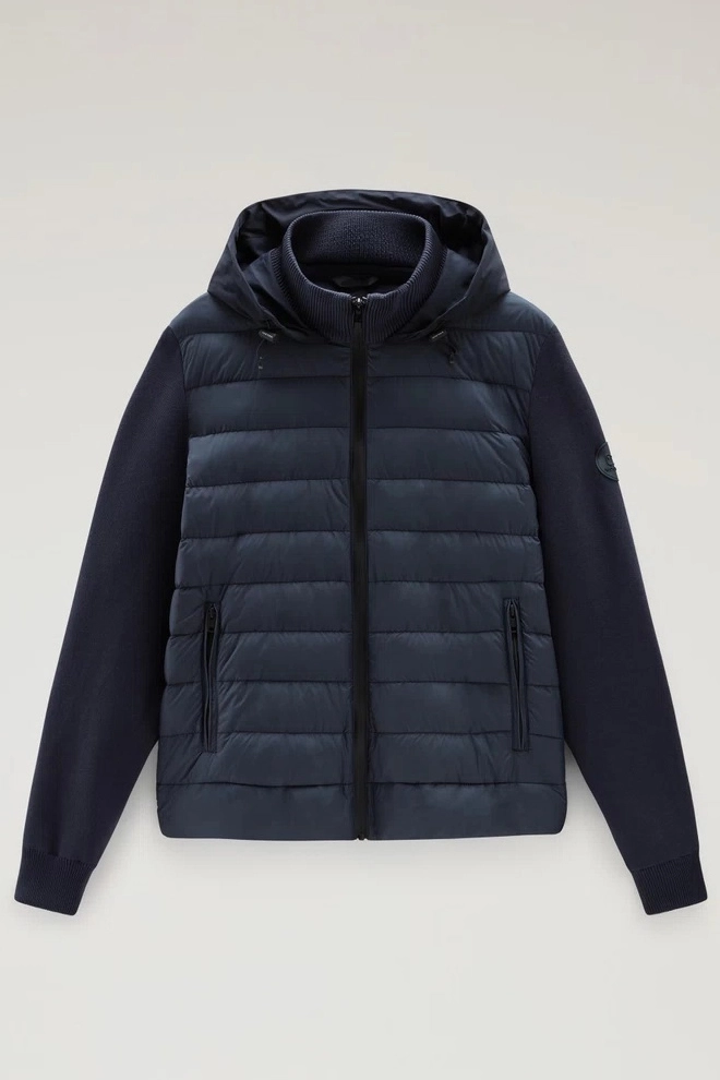 Van Behoren postkantoor WOOLRICH SUNDANCE HYBRID JACKET bestellen bij Skihut